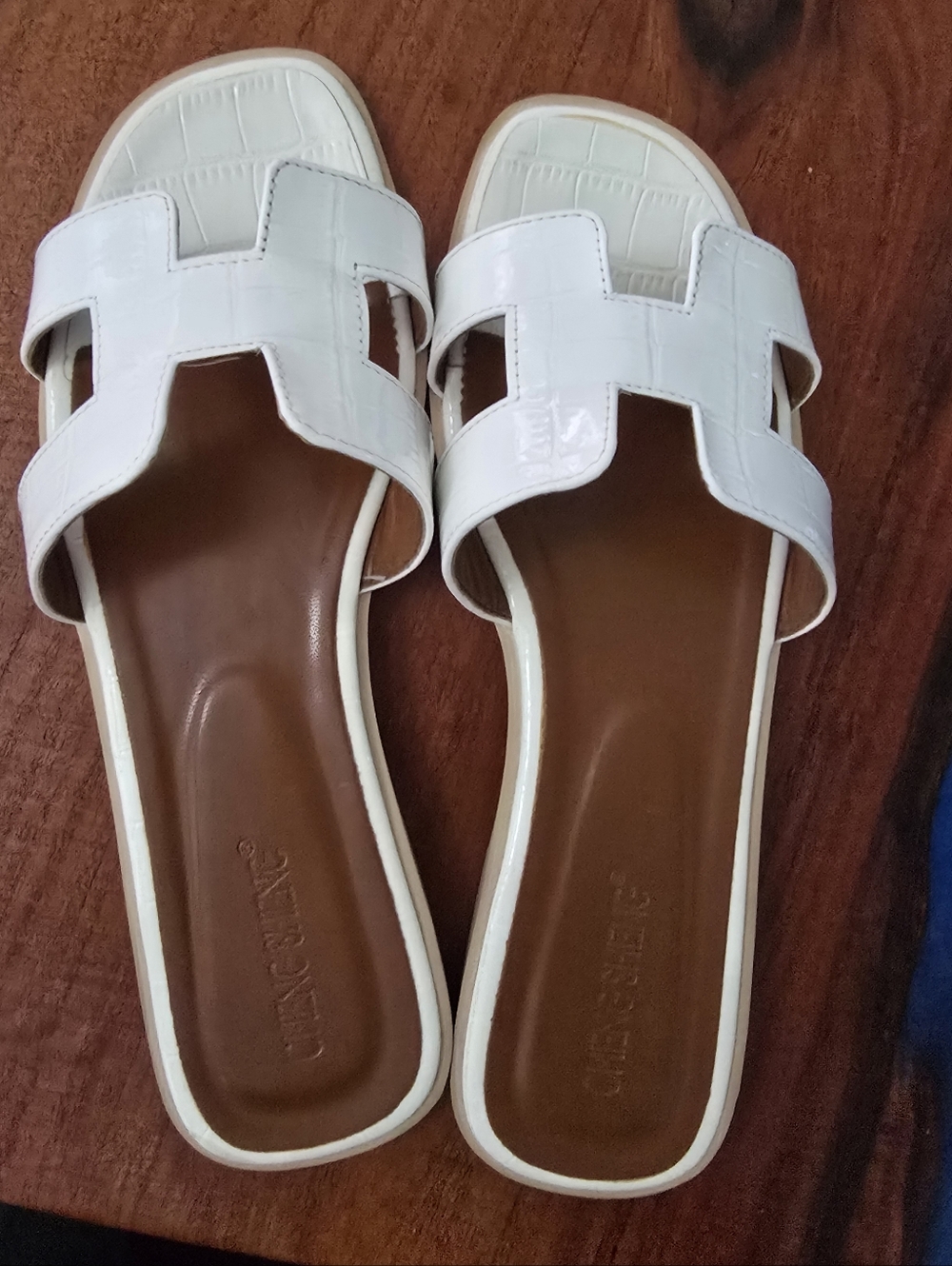 Cheng Sheng White Croc-Embossed Slide Sandals - Women